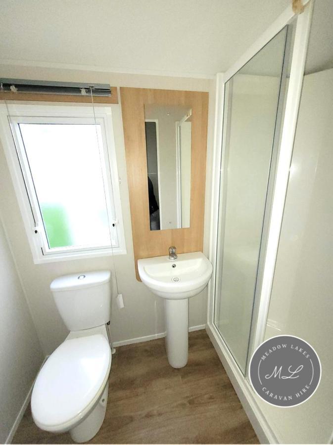 Palm Grove 181- Golden Palm - Pet Friendly, Wifi, Central Heating, Bed Linen - Meadow Lakes Caravan & Lodge Hire Chapel Saint Leonards Eksteriør billede