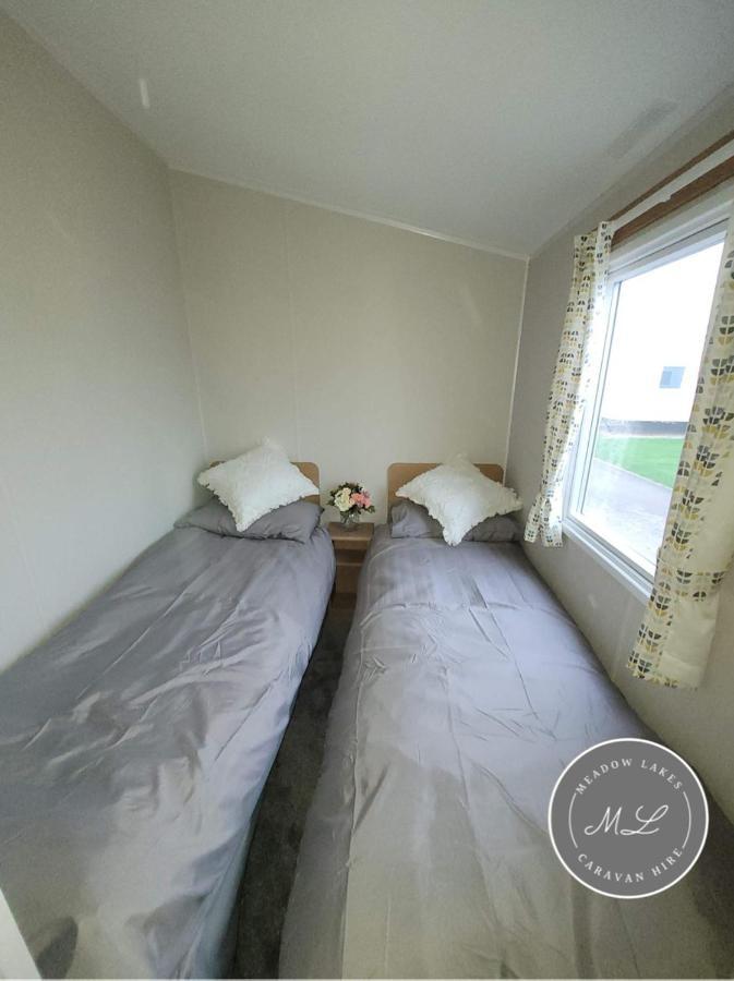 Palm Grove 181- Golden Palm - Pet Friendly, Wifi, Central Heating, Bed Linen - Meadow Lakes Caravan & Lodge Hire Chapel Saint Leonards Eksteriør billede